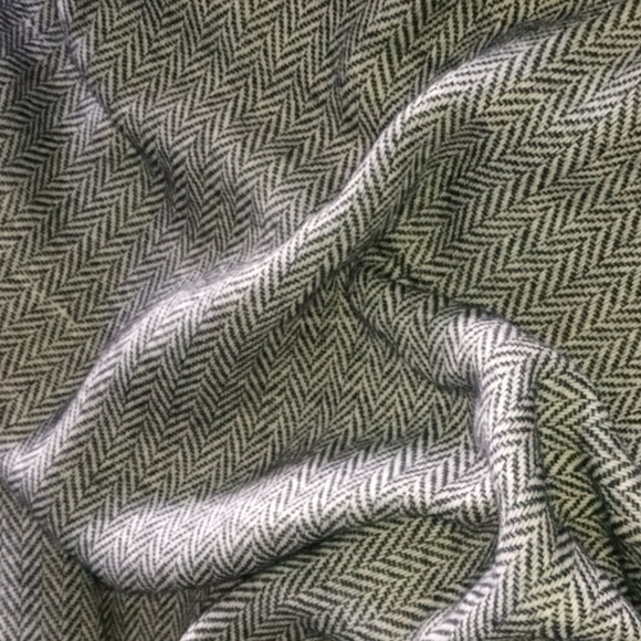 Simons Oversized Scarf - Picture 6 of 6